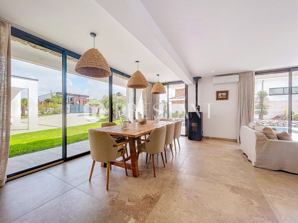 Maison – 5 pièces – 4 chambres – 8  – 188 m²