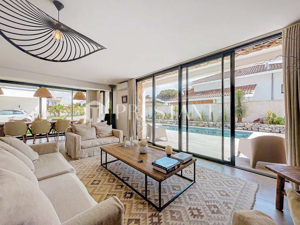 Maison – 5 pièces – 4 chambres – 8  – 188 m²