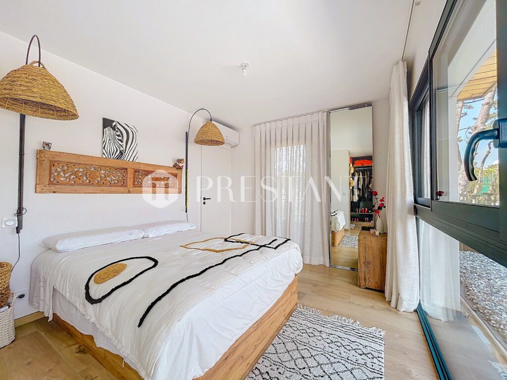 Maison – 5 pièces – 4 chambres – 8  – 188 m²