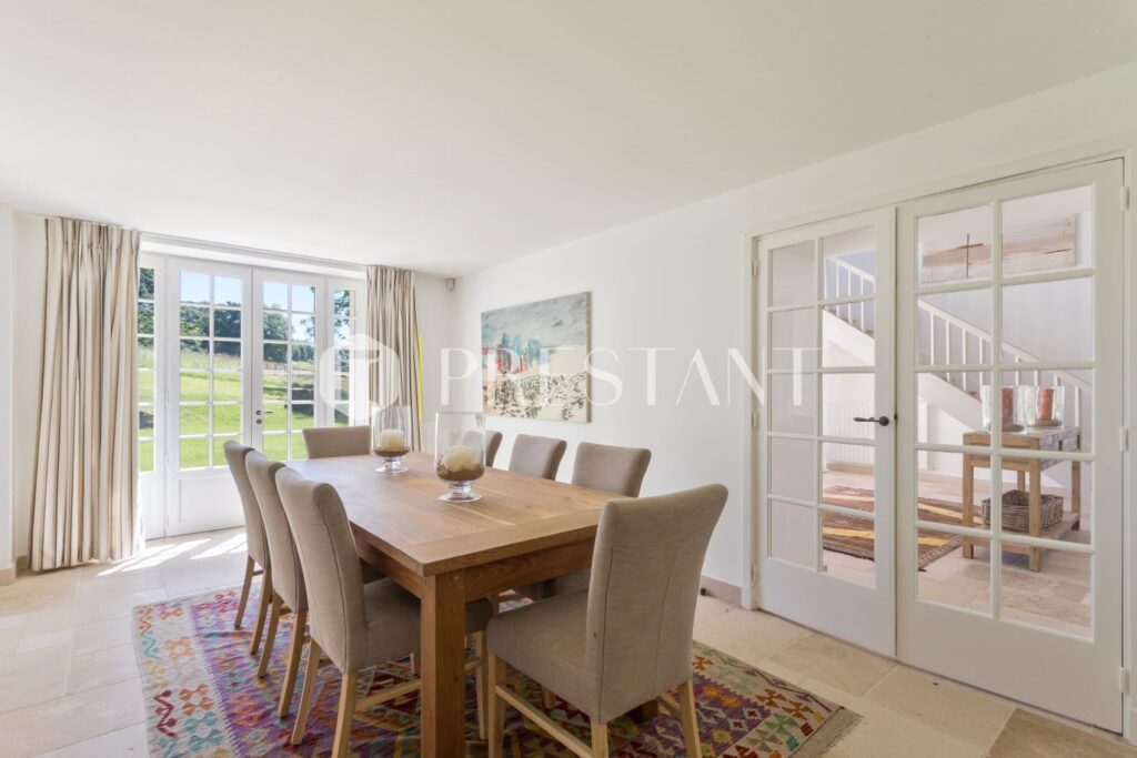 Maison – 9 pièces – 7 chambres – 14 voyageurs – 410 m²