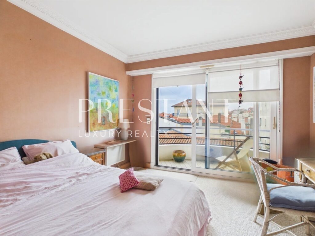 Appartement – 3 pièces – 2 chambres – 6  – 104 m²