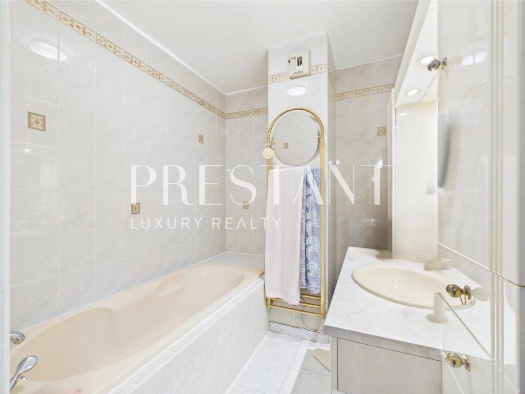 Appartement – 3 pièces – 2 chambres – 6  – 104 m²