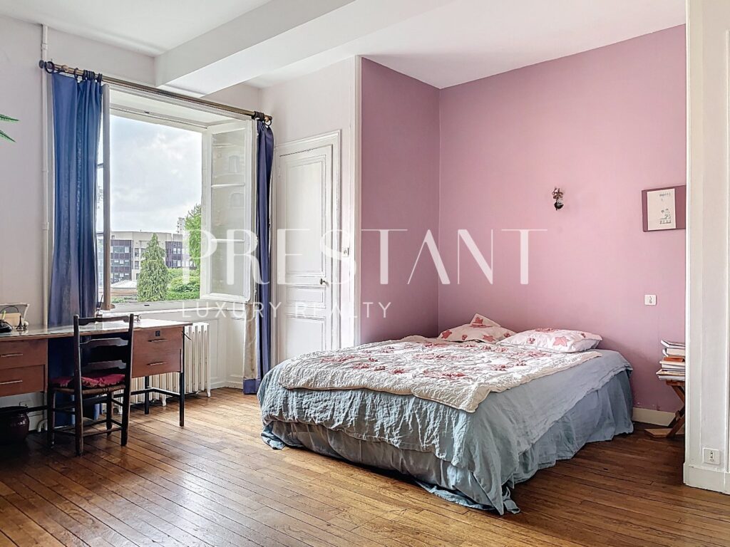 Maison – 9 pièces – 6 chambres – 8  – 280 m²