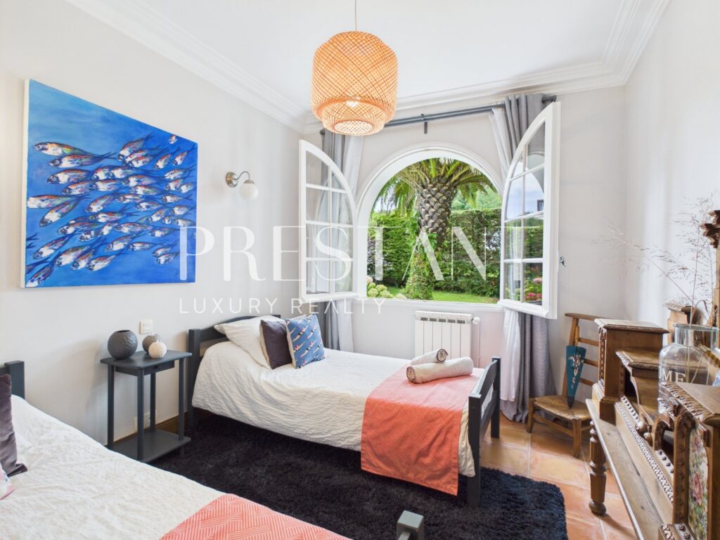 Maison – 6 pièces – 5 chambres – 10 voyageurs – 220 m²