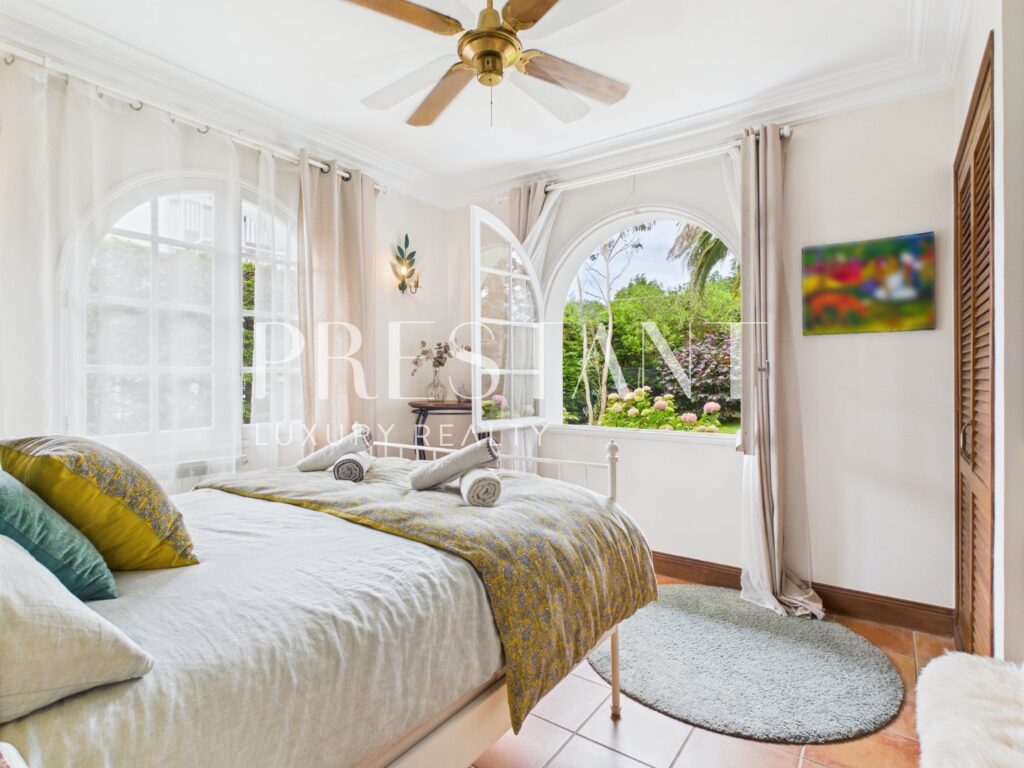 Maison – 6 pièces – 5 chambres – 10 voyageurs – 220 m²