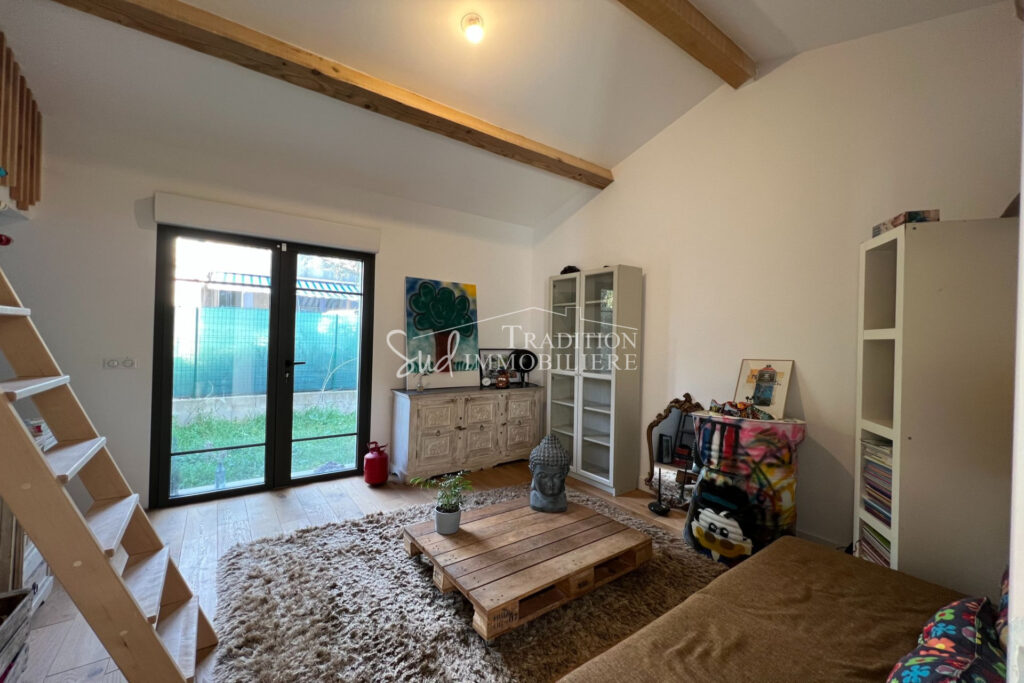 SITUATION AU CALME A MAUSSANE LES ALPILLES – 8 pièces – 5 chambres – 210.00 m²