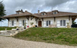 Maison de construction traditionnelle 4CH. – 6 pièces – 4 chambres – 257.00 m²