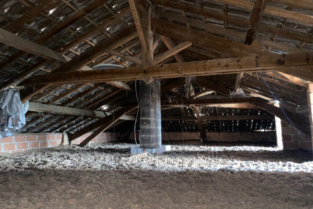 Maison de construction traditionnelle 4CH. – 6 pièces – 4 chambres – 257.00 m²