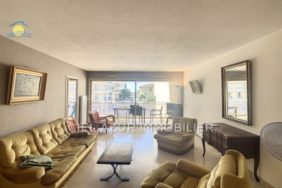 Appartement à louer à Juan-les-Pins