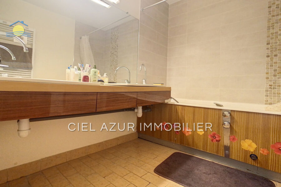 Appartement à louer à Juan-les-Pins
