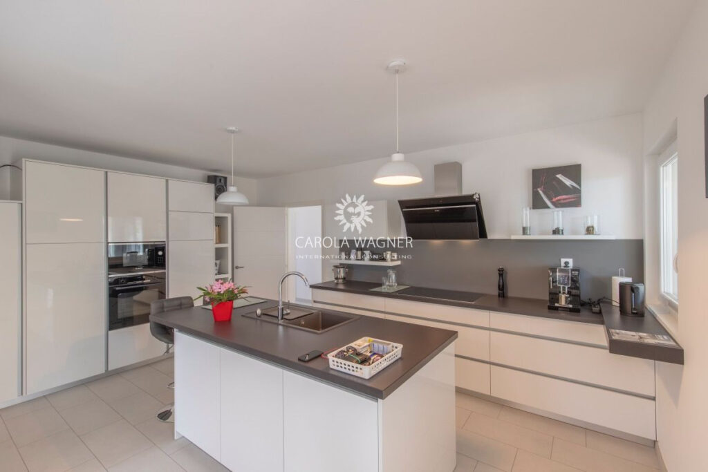 vente villa 5 Pièce(s) – 5 pièces – 3 chambres – 200.00 m²