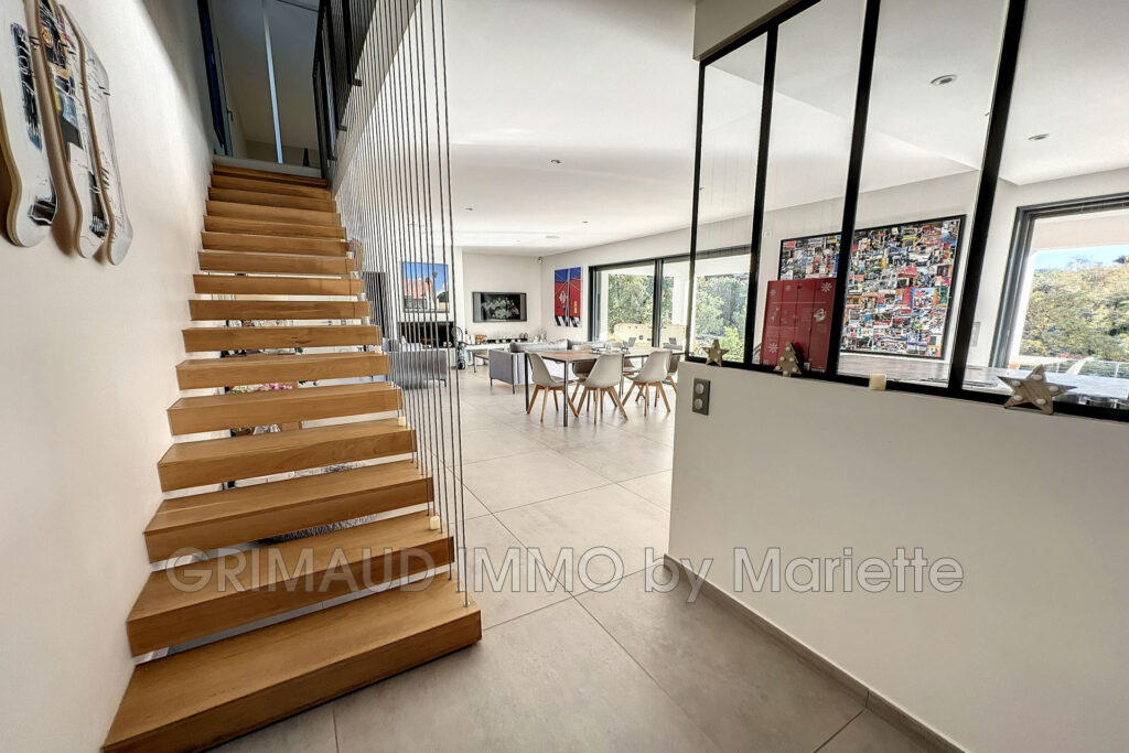 Villa Récente avec Prestations Haut de Gamme au Calme, sur 2 5 – NR pièces – 5 chambres – 195.00 m²