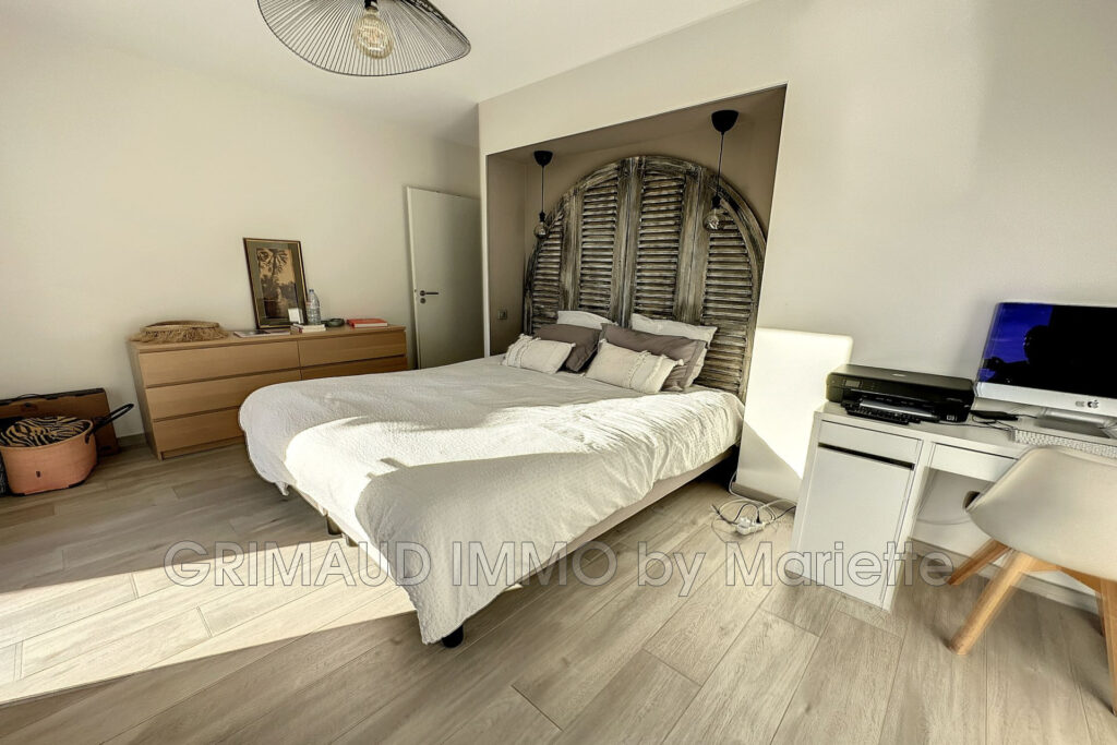 Villa Récente avec Prestations Haut de Gamme au Calme, sur 2 5 – NR pièces – 5 chambres – 195.00 m²