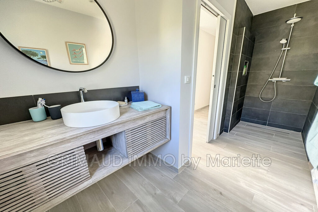 Villa Récente avec Prestations Haut de Gamme au Calme, sur 2 5 – NR pièces – 5 chambres – 195.00 m²