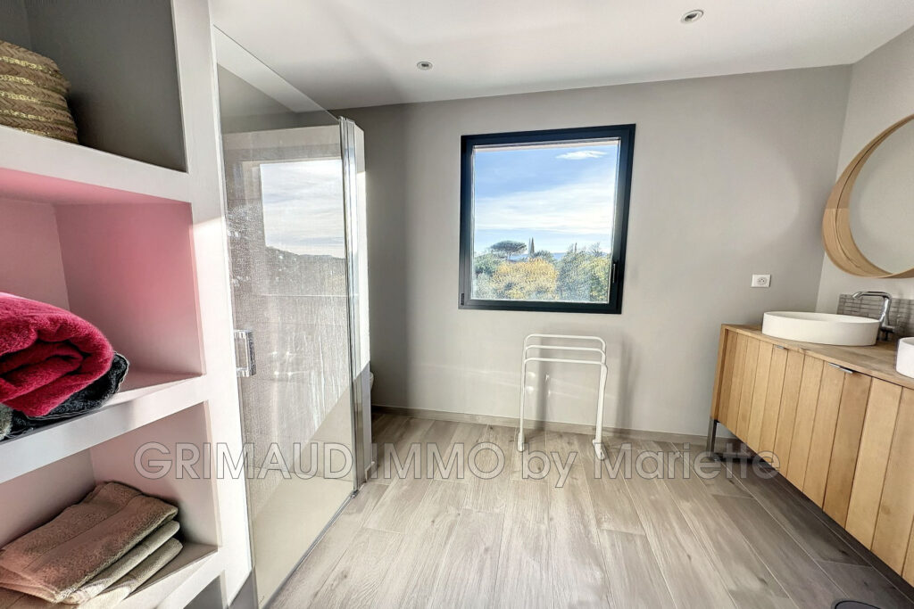 Villa Récente avec Prestations Haut de Gamme au Calme, sur 2 5 – NR pièces – 5 chambres – 195.00 m²