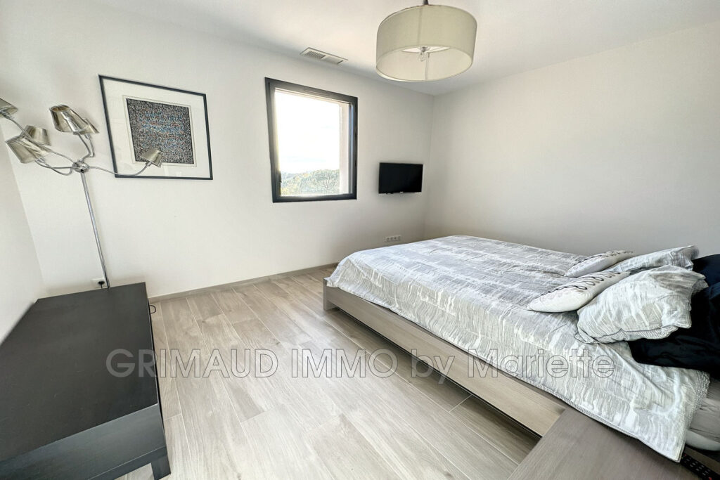 Villa Récente avec Prestations Haut de Gamme au Calme, sur 2 5 – NR pièces – 5 chambres – 195.00 m²