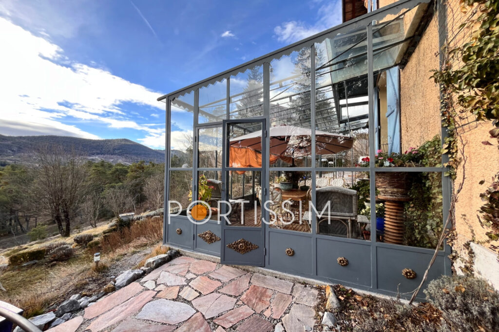 Saint-Laurent-Du-Var / villa individuelle à rénover / terrain  – 10 pièces – 8 chambres – 368.00 m²