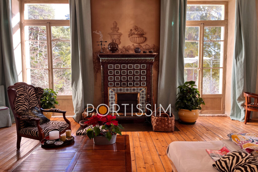 Saint-Laurent-Du-Var / villa individuelle à rénover / terrain  – 10 pièces – 8 chambres – 368.00 m²