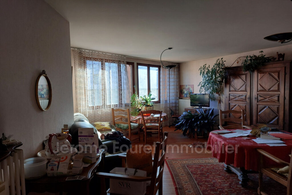 vente maison de village 3 Pièce(s) – 5 pièces – 4 chambres – 160.00 m²