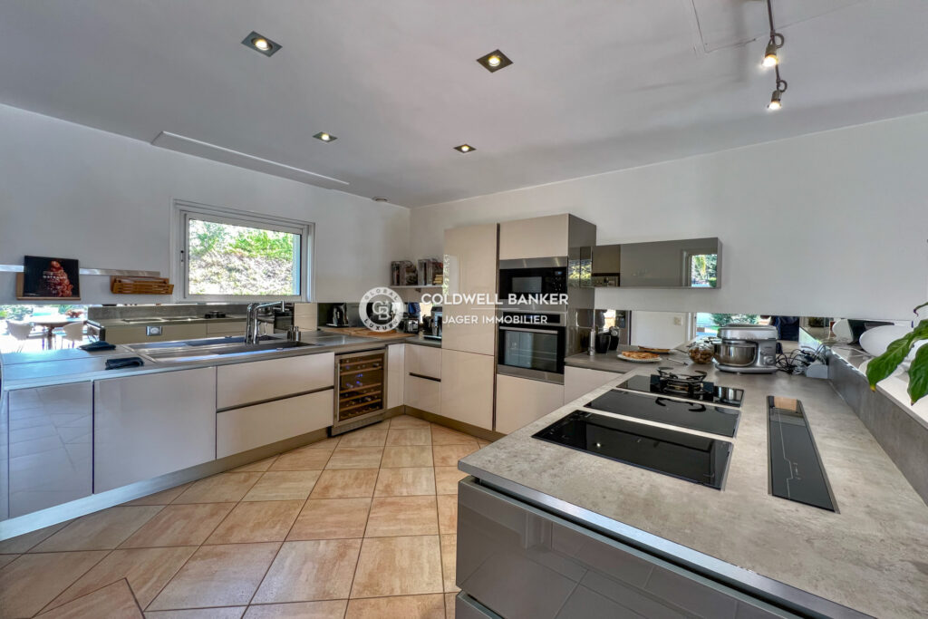 Élégante Villa 4 Chambres avec Piscine & Jacuzzi  Havre de Pa – 5 pièces – 4 chambres – 223.17 m²