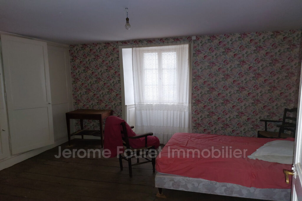 vente maison de village 3 Pièce(s) – 5 pièces – 4 chambres – 160.00 m²