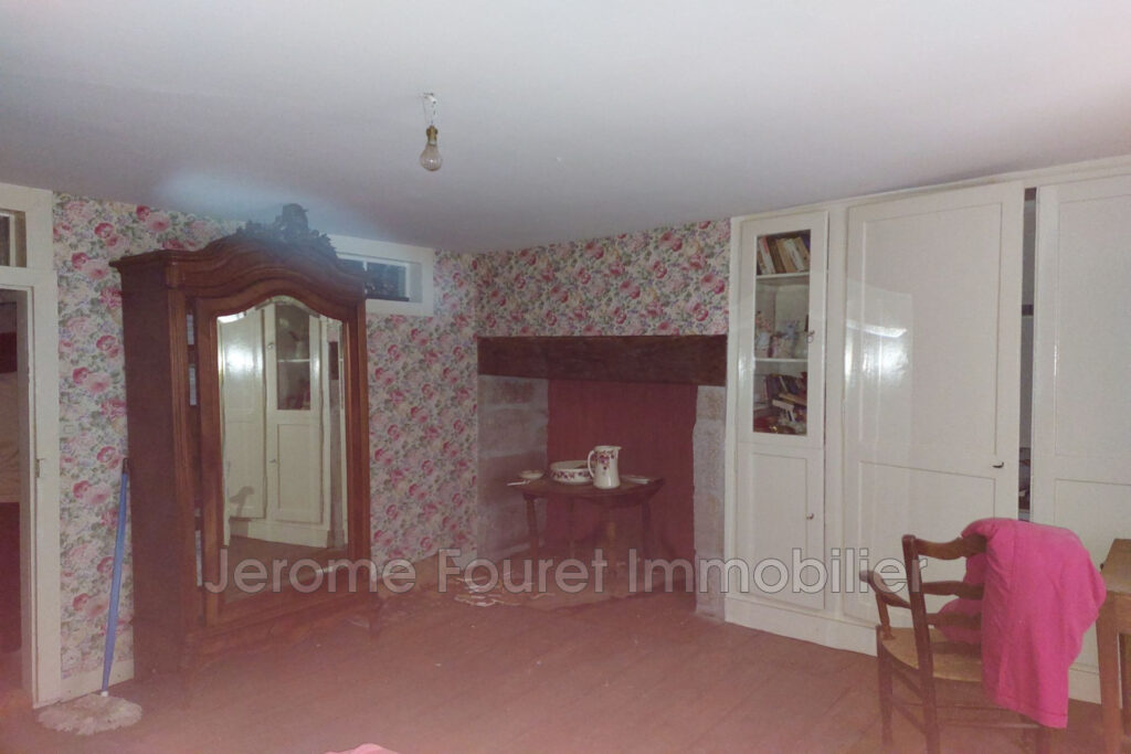 vente maison de village 3 Pièce(s) – 3 pièces – 2 chambres – 4  – 160.00 m²