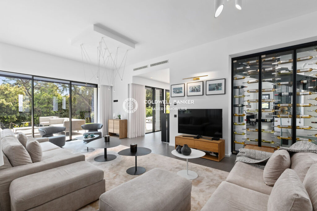 Propriété d’exception 980m2 – 3 piscines – Parc privé et vue m – 10 pièces – 9 chambres – 982.00 m²