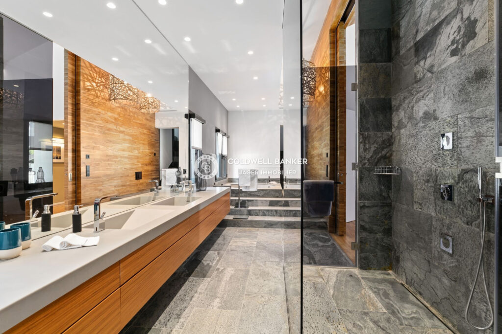 Propriété d’exception 980m2 – 3 piscines – Parc privé et vue m – 10 pièces – 9 chambres – 982.00 m²