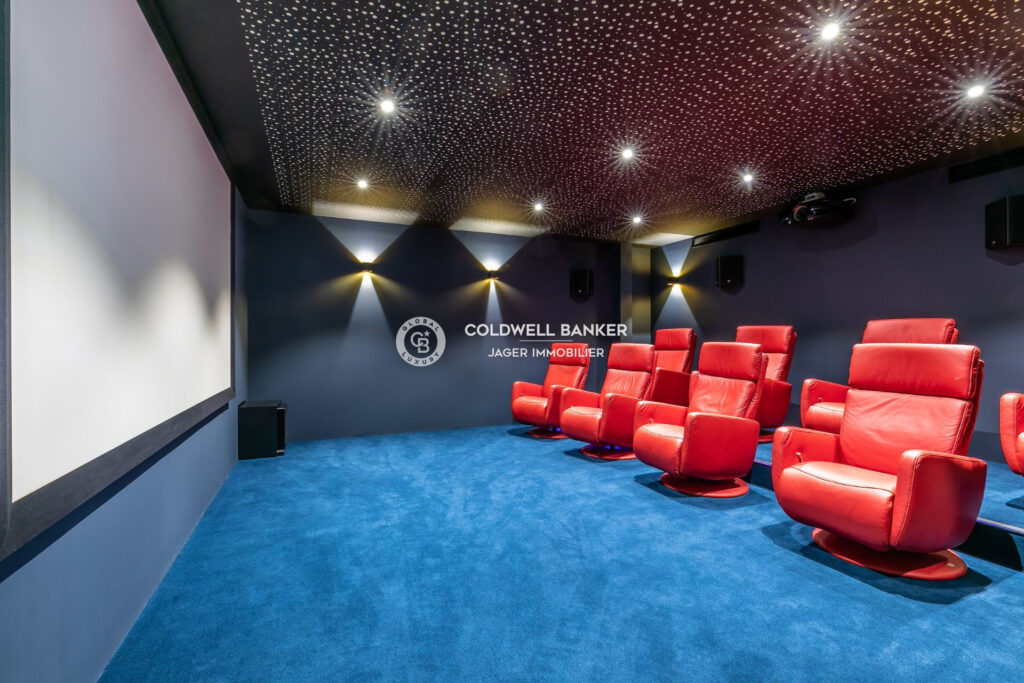 Propriété d’exception 980m2 – 3 piscines – Parc privé et vue m – 10 pièces – 9 chambres – 982.00 m²