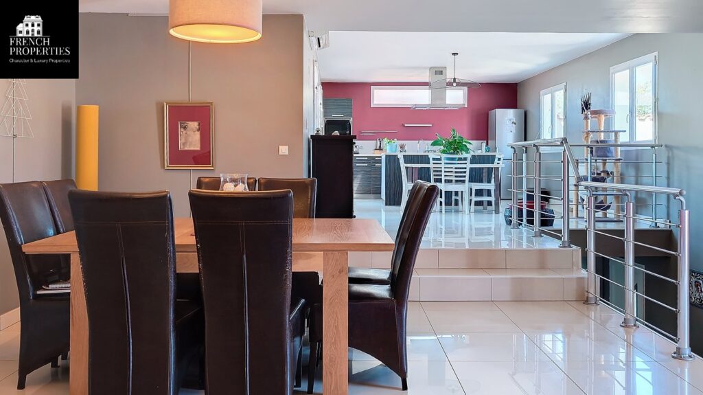 Maison de caractère – 7 pièces – 4 chambres – 209 m²