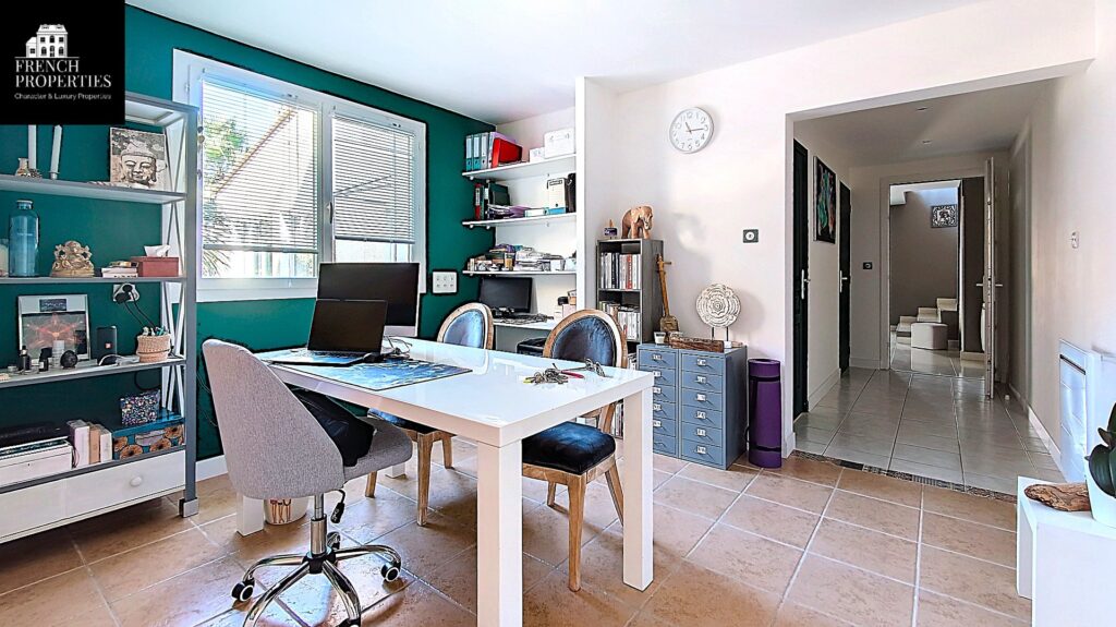 Maison de caractère – 7 pièces – 4 chambres – 209 m²