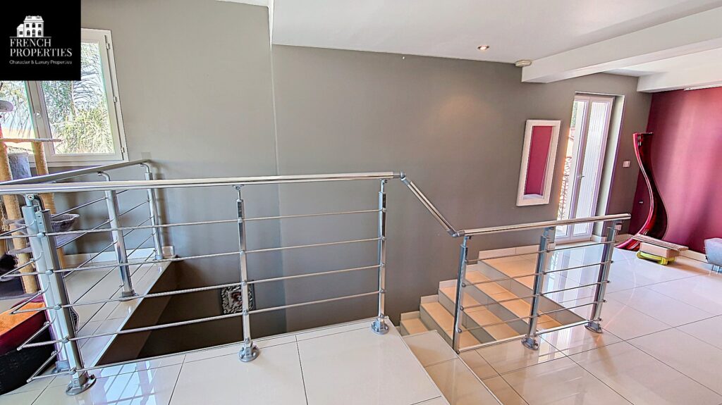 Maison de caractère – 7 pièces – 4 chambres – 209 m²