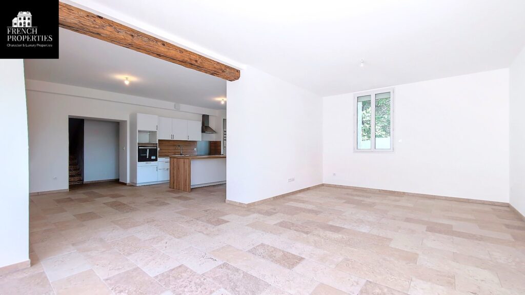 Mas – 8 pièces – 6 chambres – 193 m²