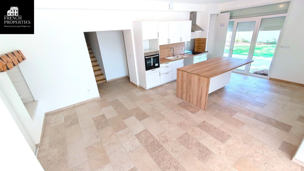 Mas – 8 pièces – 6 chambres – 193 m²