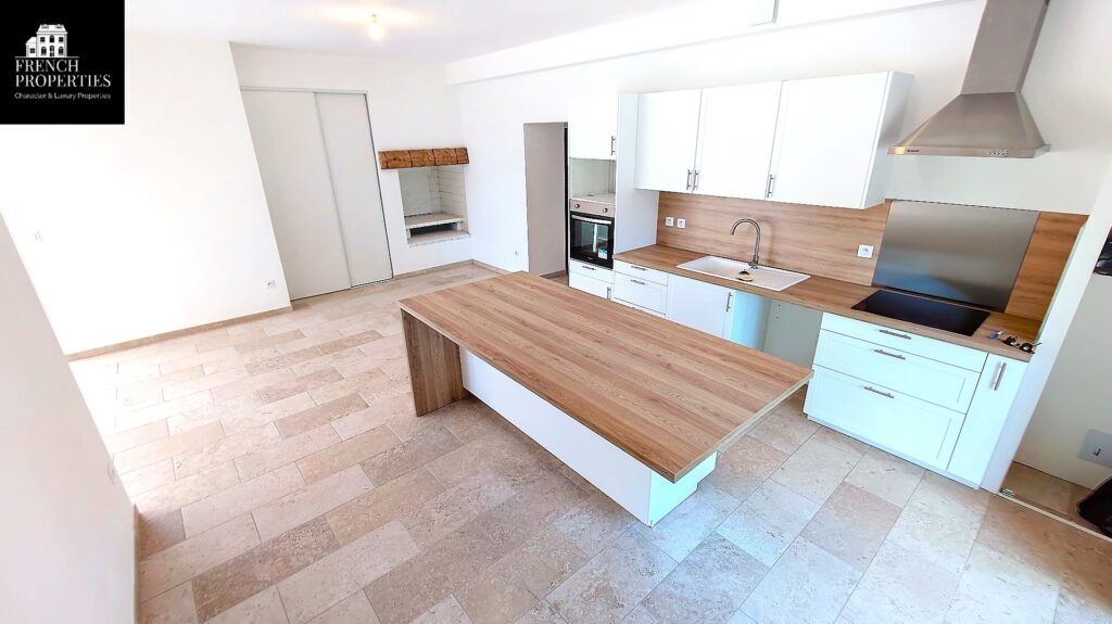 Mas – 8 pièces – 6 chambres – 193 m²