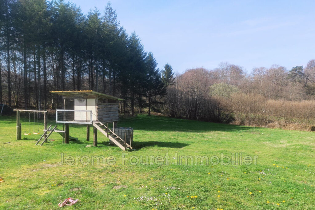 A découvrir de toute urgence ! – 12 pièces – 6 chambres – 179.00 m²