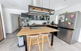 Maison contemporaine avec piscine sur grand terrain clos et pl – 6 pièces – 5 chambres – 160.11 m²