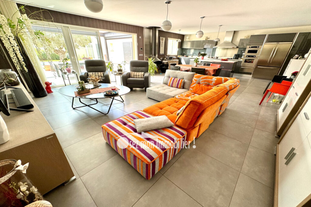 vente villa 6 Pièce(s) – 6 pièces – 3 chambres – 190.00 m²