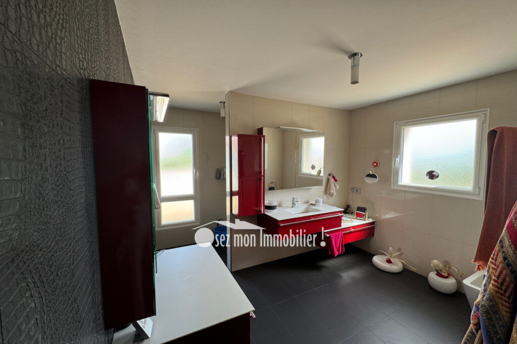 vente villa 6 Pièce(s) – 6 pièces – 3 chambres – 190.00 m²