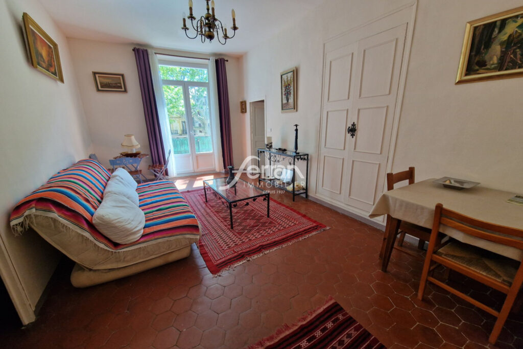 A vendre à Salernes Appartement T2/T3 56 m2 Idéalement Situé v – 2 pièces – 1 chambre – 56.00 m²