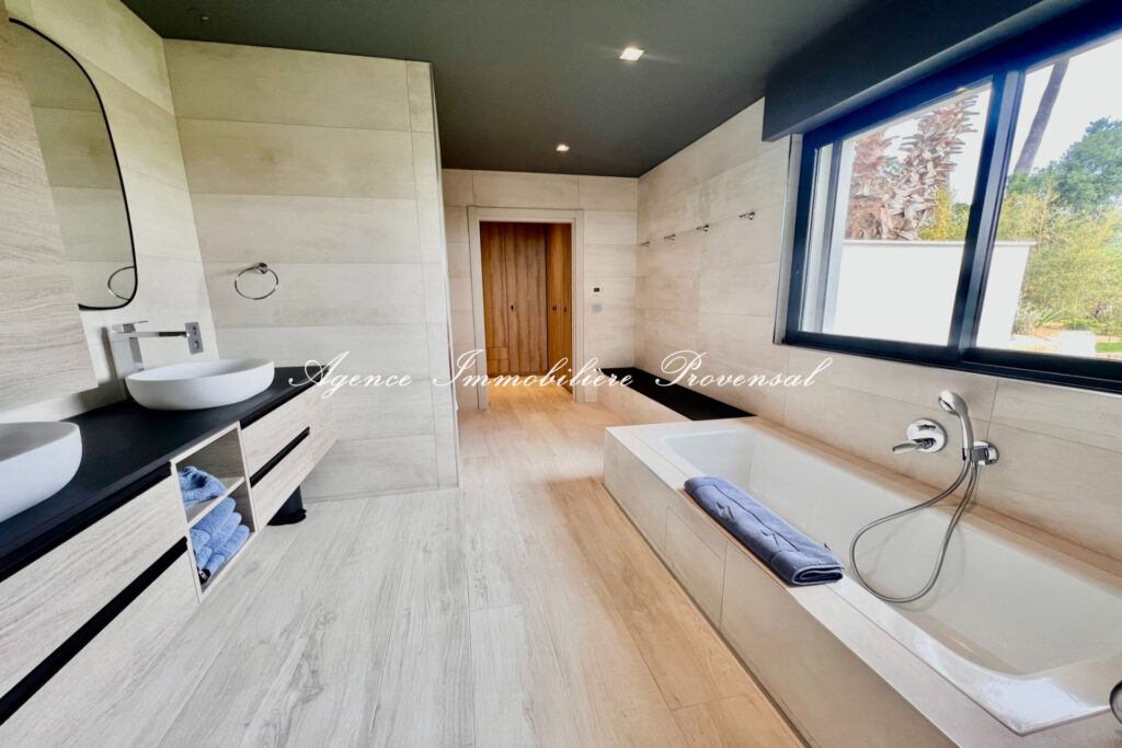 vente villa 5 Pièce(s) – 5 pièces – 4 chambres – 400.00 m²