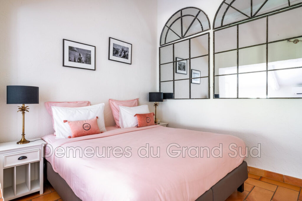 Mas Authentique du XVIIIème siècle pour les amoureux du calme. – NR pièces – 8 chambres – 480.00 m²