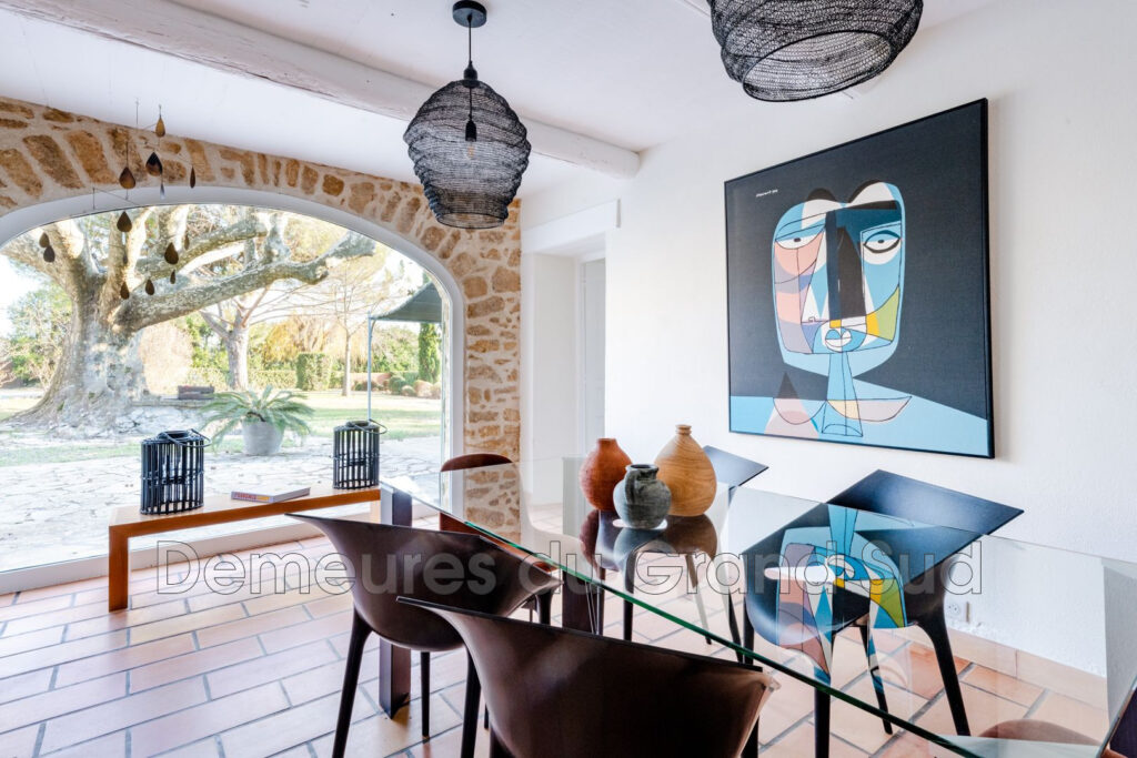 Mas Authentique du XVIIIème siècle pour les amoureux du calme. – NR pièces – 8 chambres – 480.00 m²