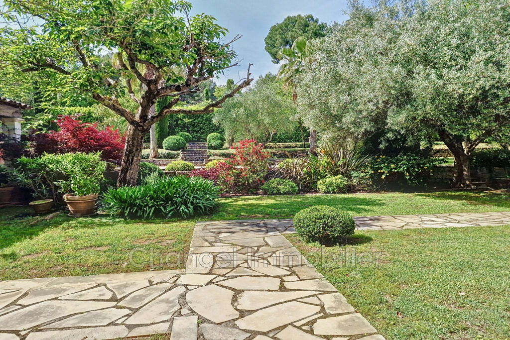 vente villa 5 Pièce(s) – 5 pièces – 4 chambres – 240.00 m²