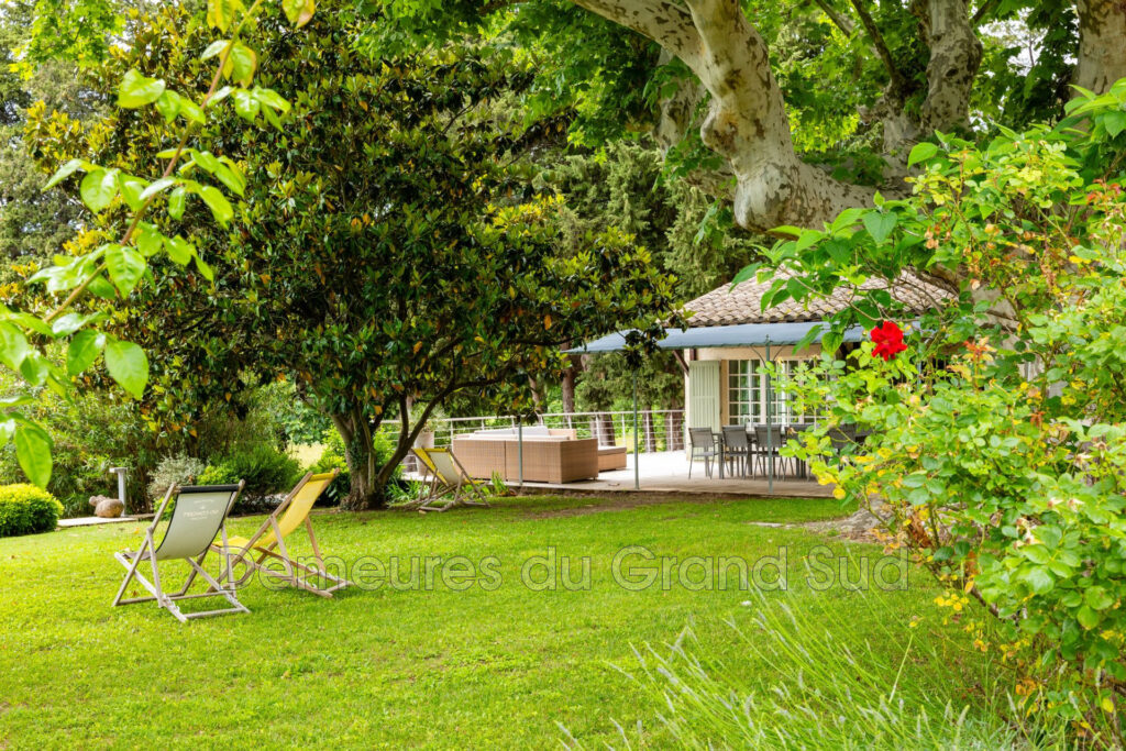 Mas Authentique du XVIIIème siècle pour les amoureux du calme. – NR pièces – 8 chambres – 480.00 m²