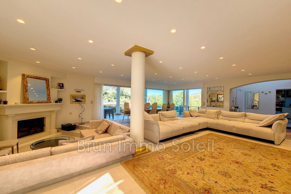 roquefort les pins Belle propriété sur le secteur de roquefort – NR pièces – 6 chambres – 4  – 333.00 m²