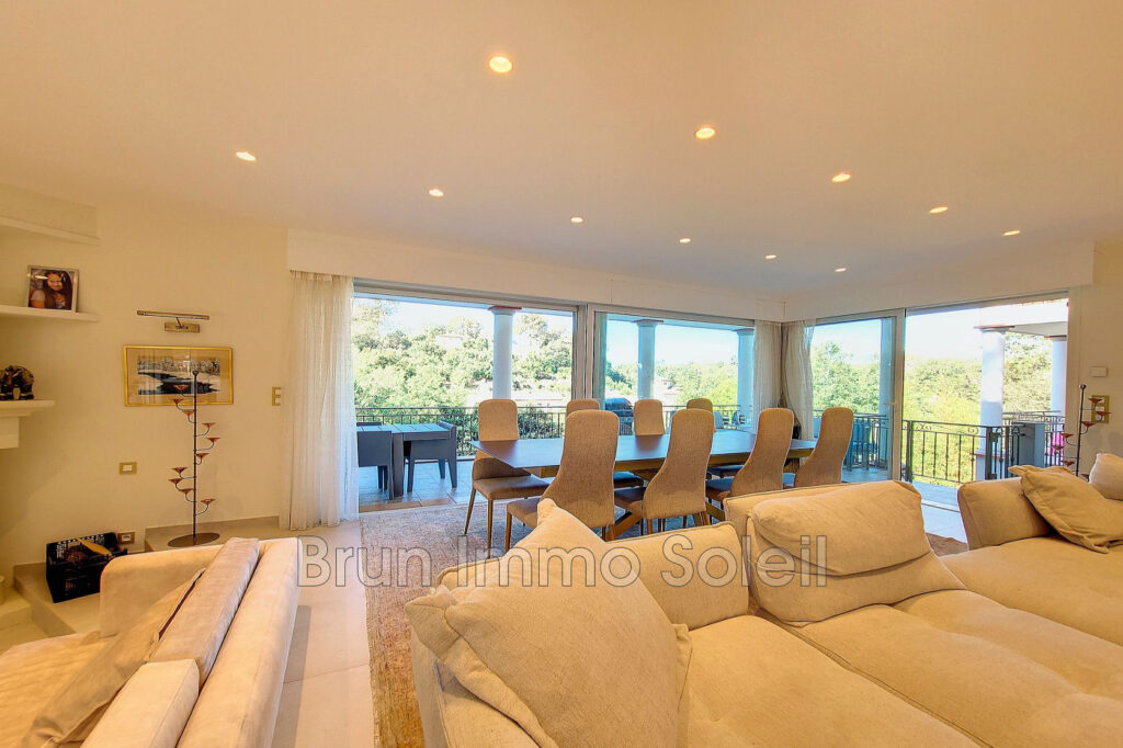 roquefort les pins Belle propriété sur le secteur de roquefort – NR pièces – 6 chambres – 4  – 333.00 m²