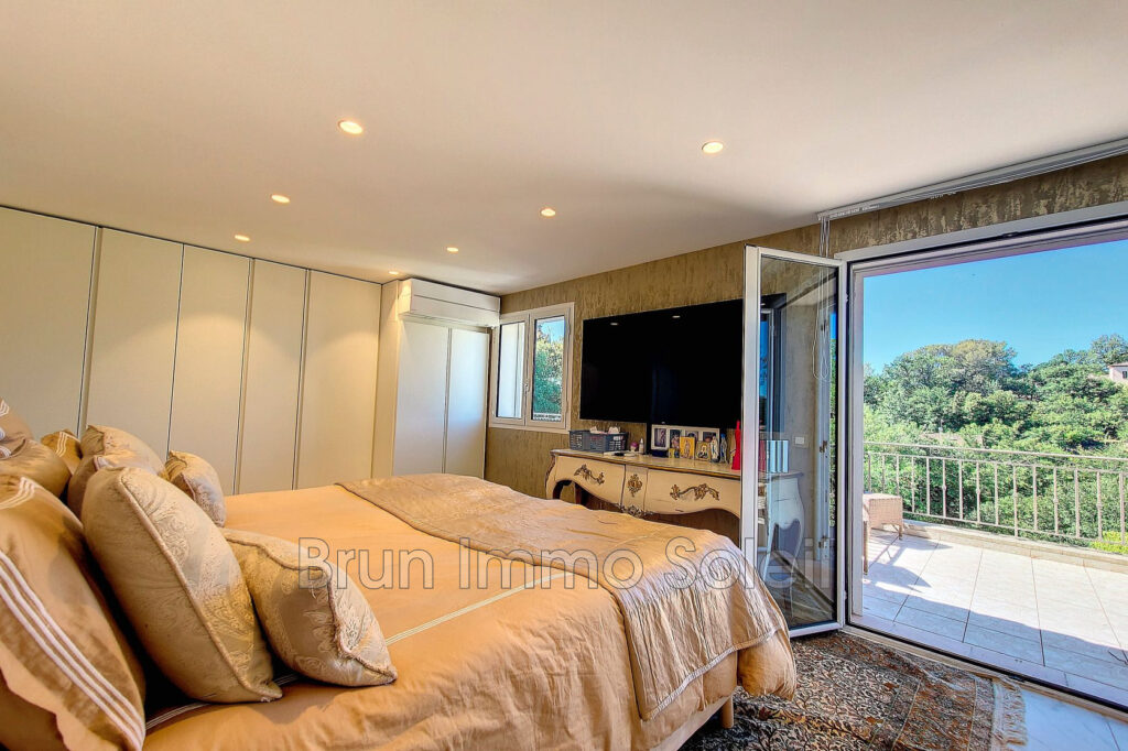 roquefort les pins Belle propriété sur le secteur de roquefort – NR pièces – 6 chambres – 4  – 333.00 m²