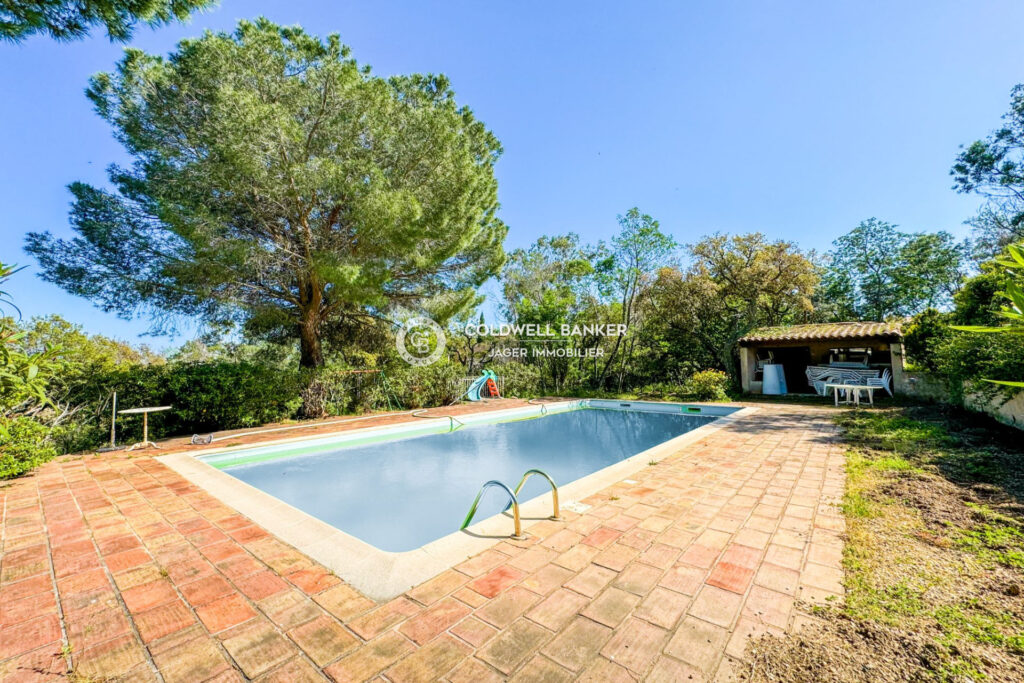 Propriété au calme avec vue mer avec potentiel constructible i – 5 pièces – 4 chambres – 150.00 m²