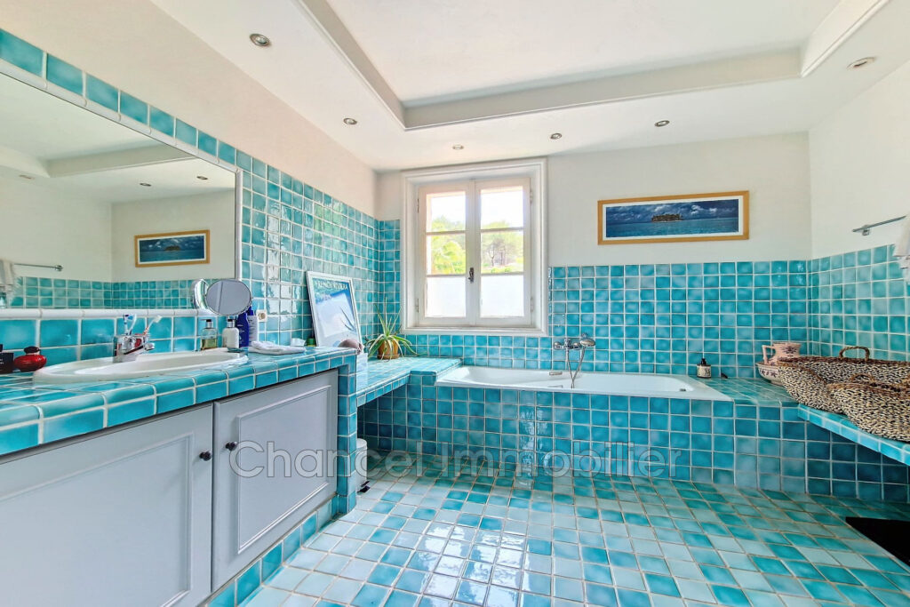 vente villa 5 Pièce(s) – 5 pièces – 4 chambres – 240.00 m²